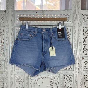 NWT Levi's 501 Original Shorts Womens 26 Cut Off Raw Hem Light Medium Wash